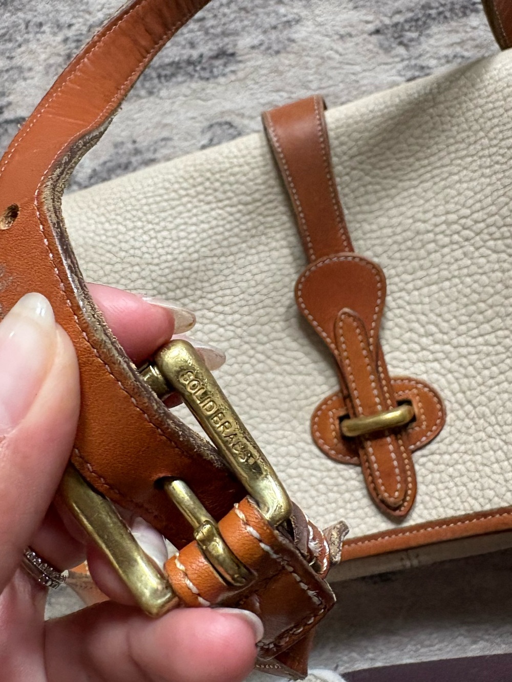 Vintage Dooney & Bourke Equestrian Crossbody Bag Cream Pebbled Leather AWL - Picture 11 of 13